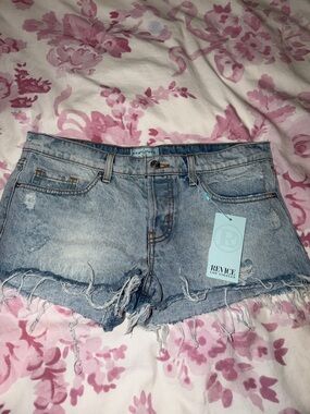 REVICE ✨Brand New✨ Light Wash Distressed Low Rise Denim Cutoff Shorts